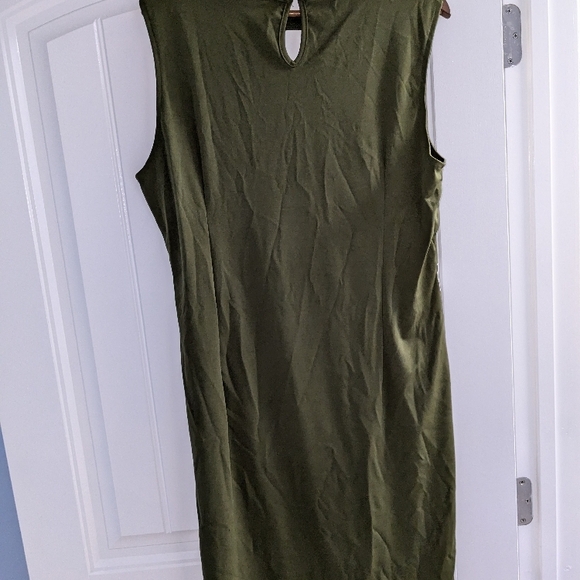 Green and White Patterned Women's Dress - Picture 2 of 10